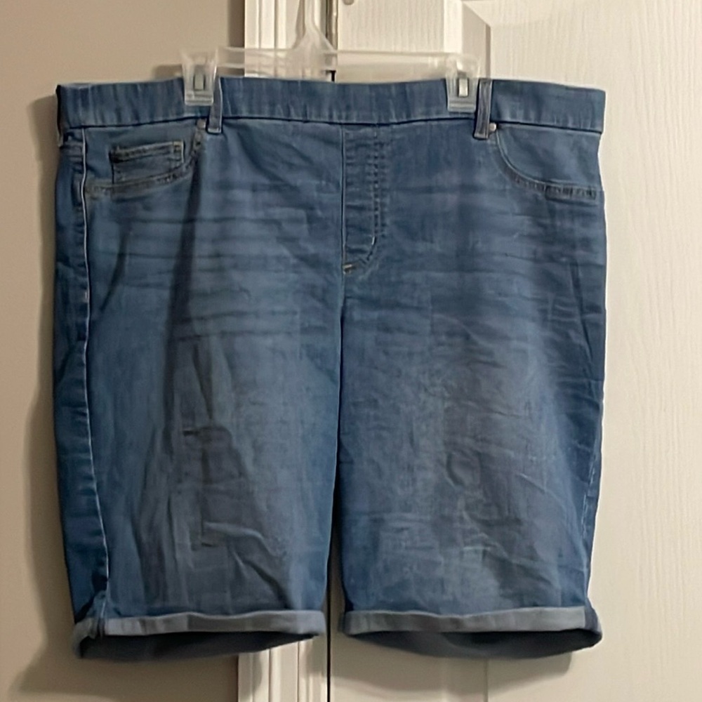 Bermuda capris